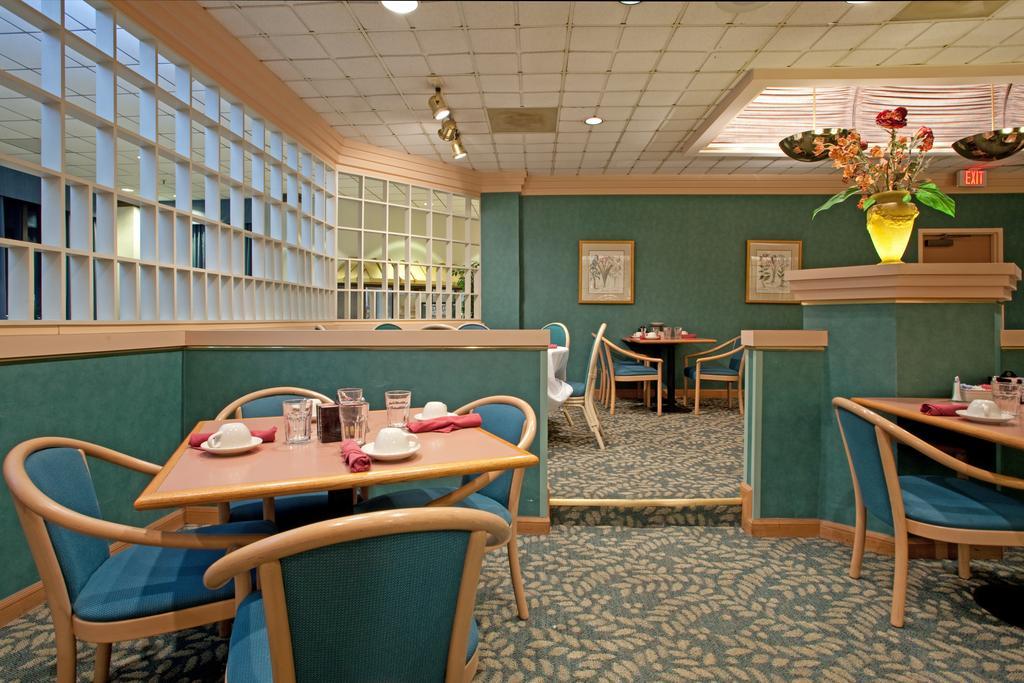 Hotel Salisbury & Conference Center Restaurant foto