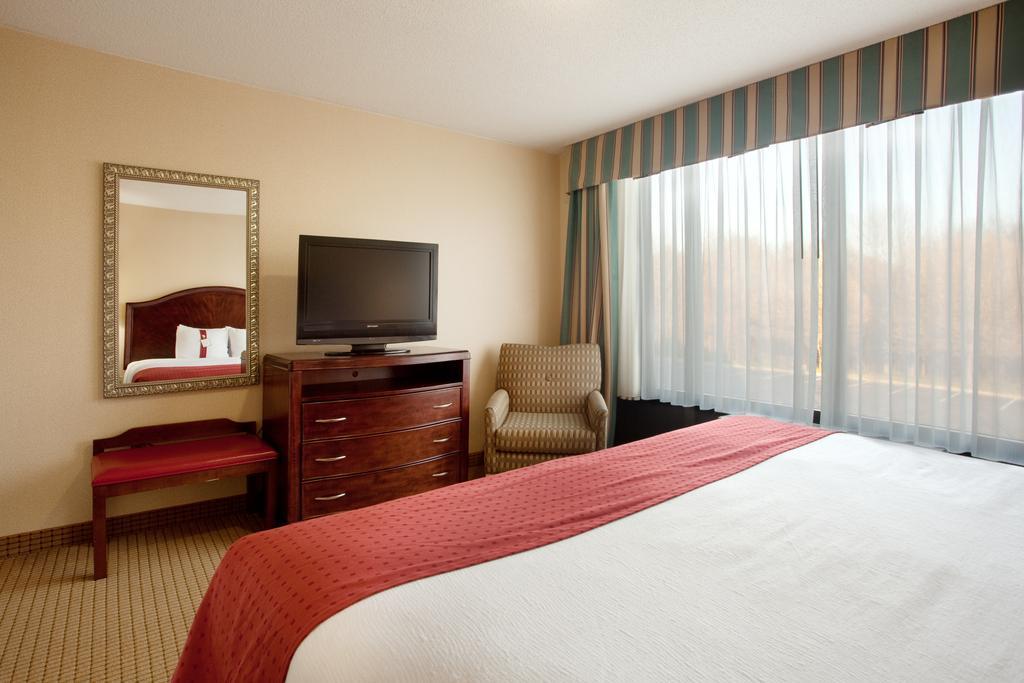 Hotel Salisbury & Conference Center Zimmer foto